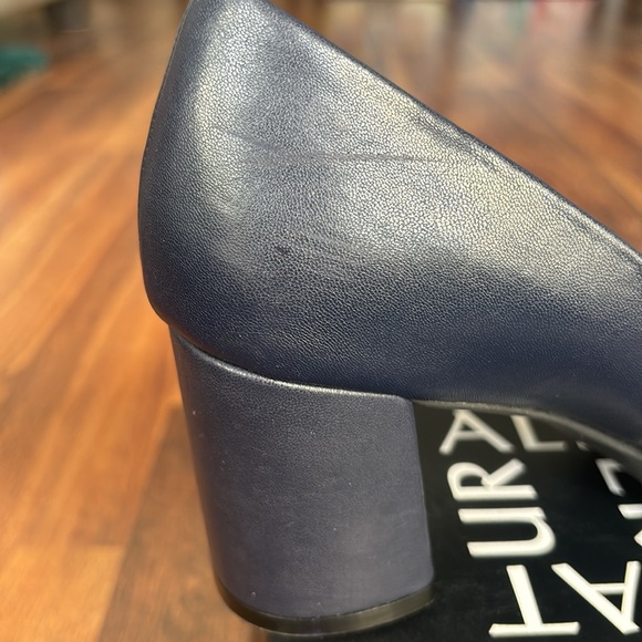 Naturalizer Warner French Navy Heels - Picture 10 of 11